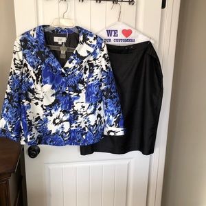 Le Suit - WOMAN’s BLUE FLORAL SKIRT SUIT - 14w.